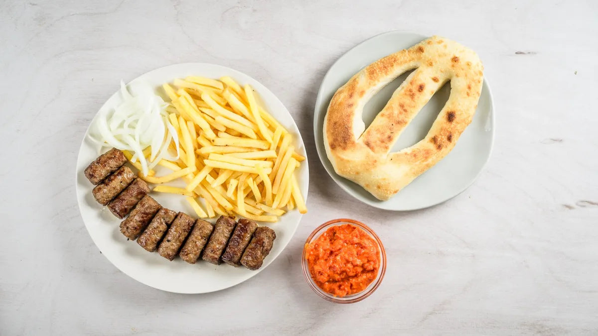 ĆEVAPI S PRILOGOM